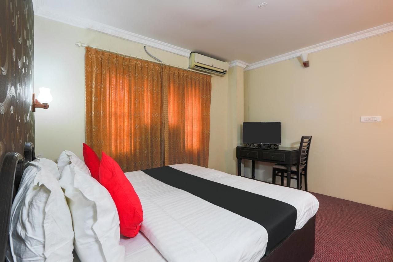 مومباي Capital O 72337 Hotel Konkan Tadka المظهر الخارجي الصورة