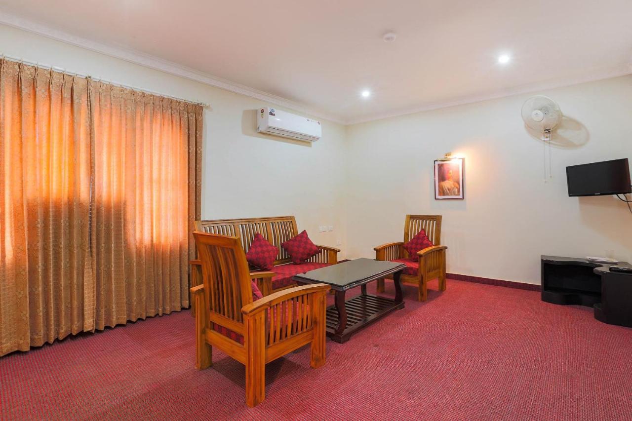 مومباي Capital O 72337 Hotel Konkan Tadka المظهر الخارجي الصورة