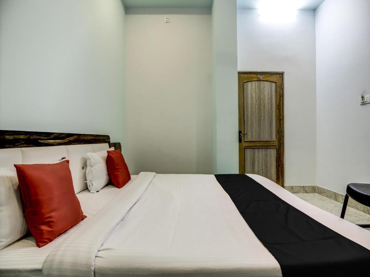 مومباي Capital O 72337 Hotel Konkan Tadka المظهر الخارجي الصورة