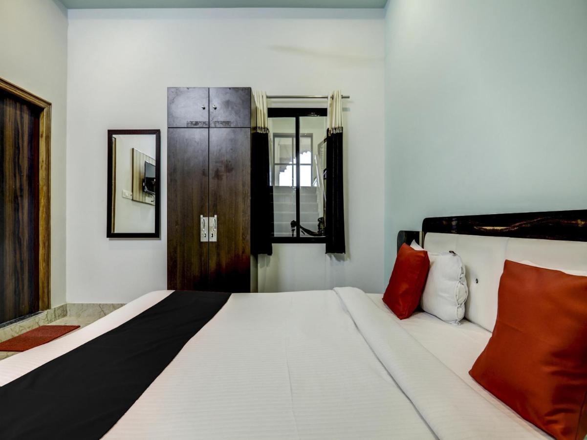 مومباي Capital O 72337 Hotel Konkan Tadka المظهر الخارجي الصورة