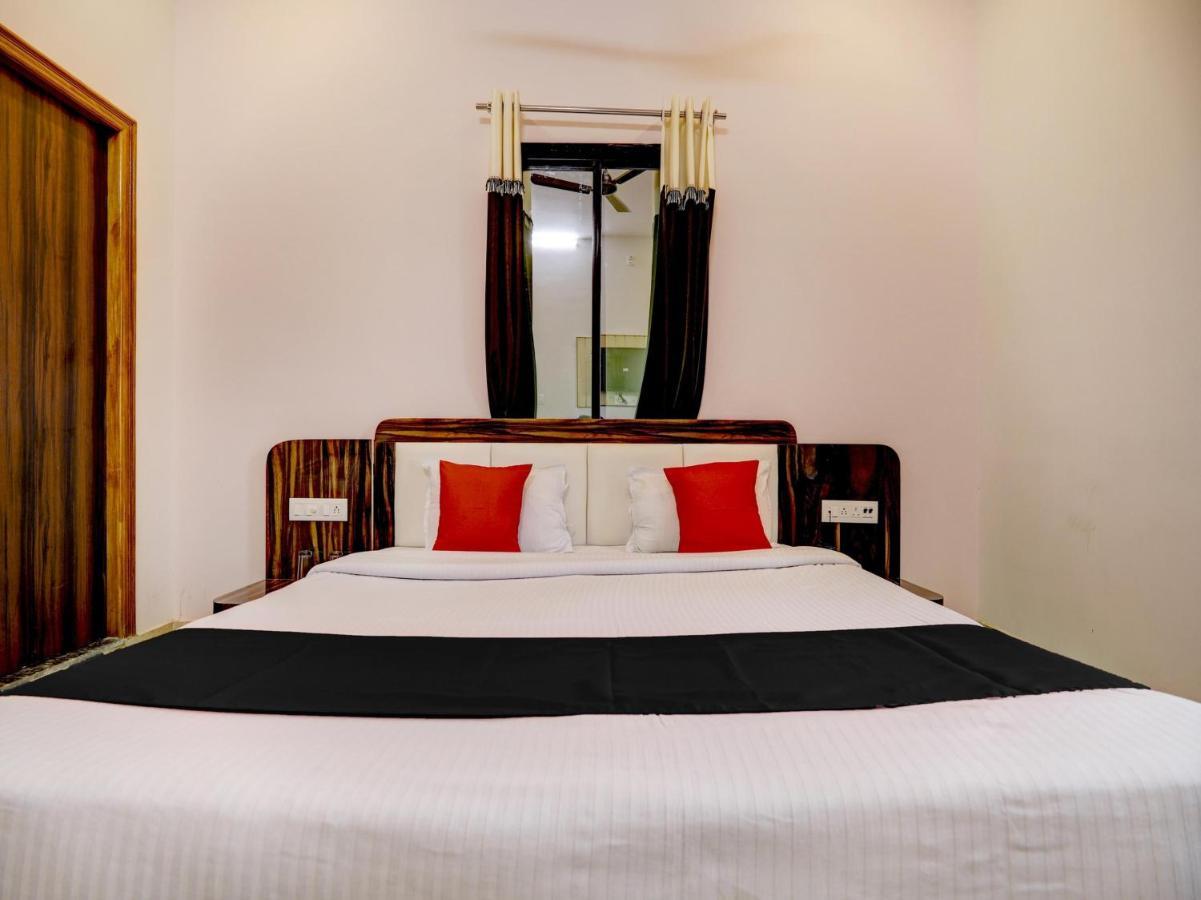 مومباي Capital O 72337 Hotel Konkan Tadka المظهر الخارجي الصورة
