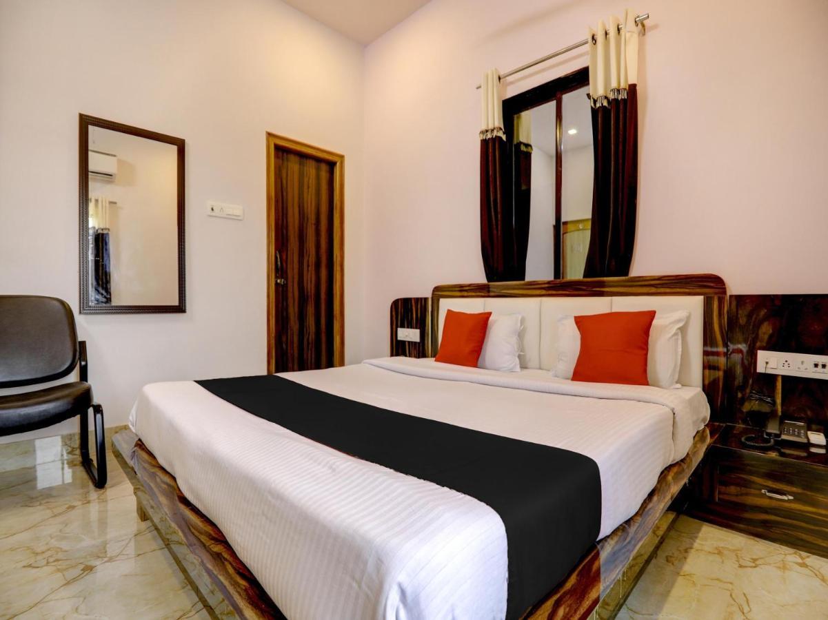 مومباي Capital O 72337 Hotel Konkan Tadka المظهر الخارجي الصورة